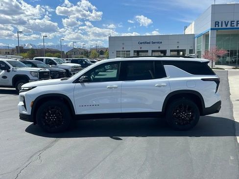 New 2026 Chevrolet Traverse LT w/ Midnight/Sport Edition AWD/4WD image 20