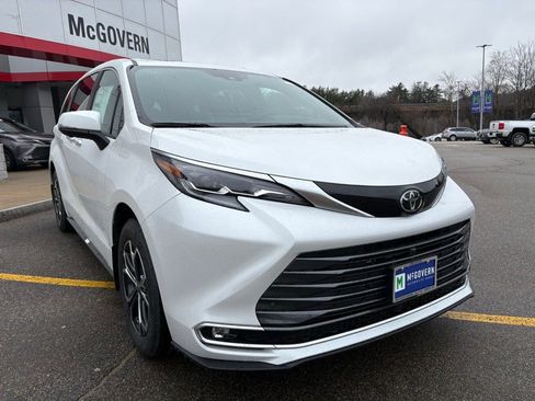 New 2026 Toyota Sienna Platinum image 7