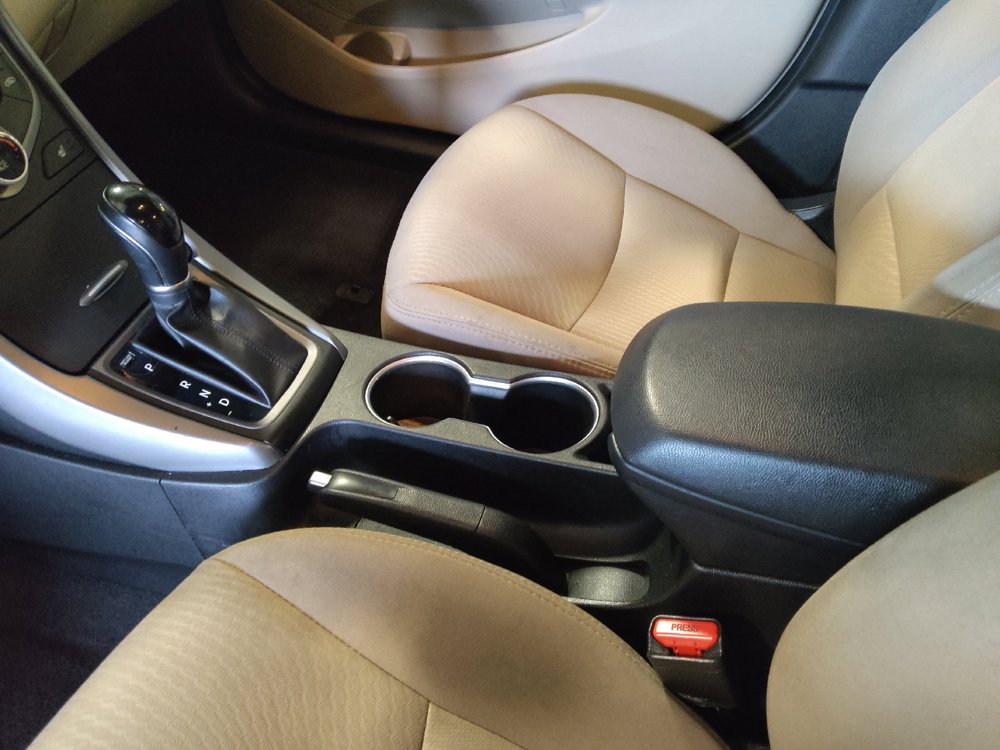Used 2016 Hyundai Elantra Value Edition FWD image 26