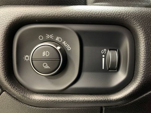 Used 2021 RAM 1500 Big Horn AWD/4WD image 13