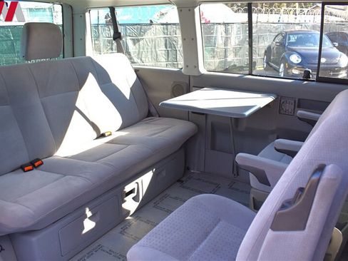 Used 2002 Volkswagen Eurovan MV FWD image 23
