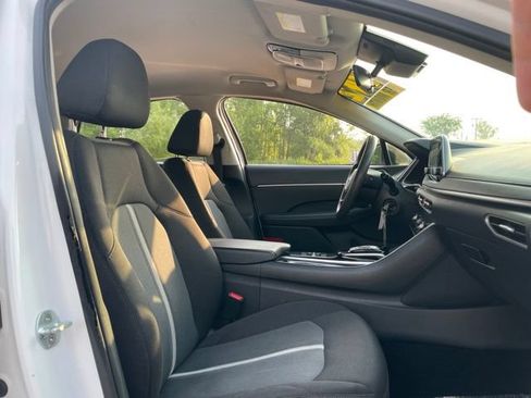 Used 2022 Hyundai Sonata SE w/ Cargo Package FWD image 12