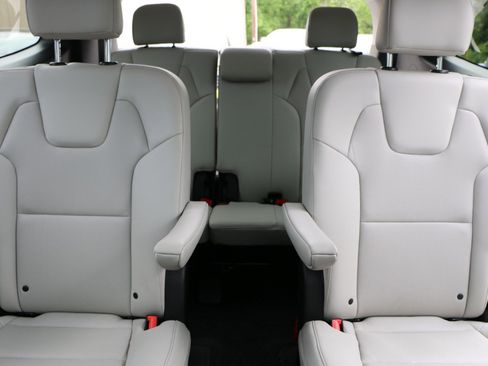 Used 2025 Kia Telluride S AWD/4WD image 30
