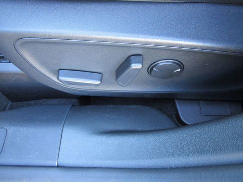 Used 2025 Ford Escape ST-Line FWD image 22