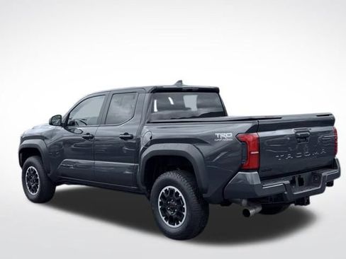 Used 2025 Toyota Tacoma TRD Off-Road AWD/4WD image 9