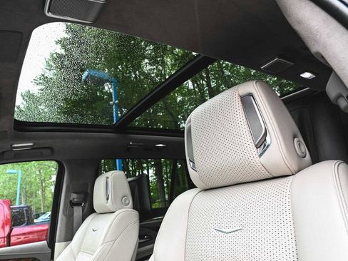 Used 2022 Cadillac Escalade Sport Platinum AWD/4WD image 28