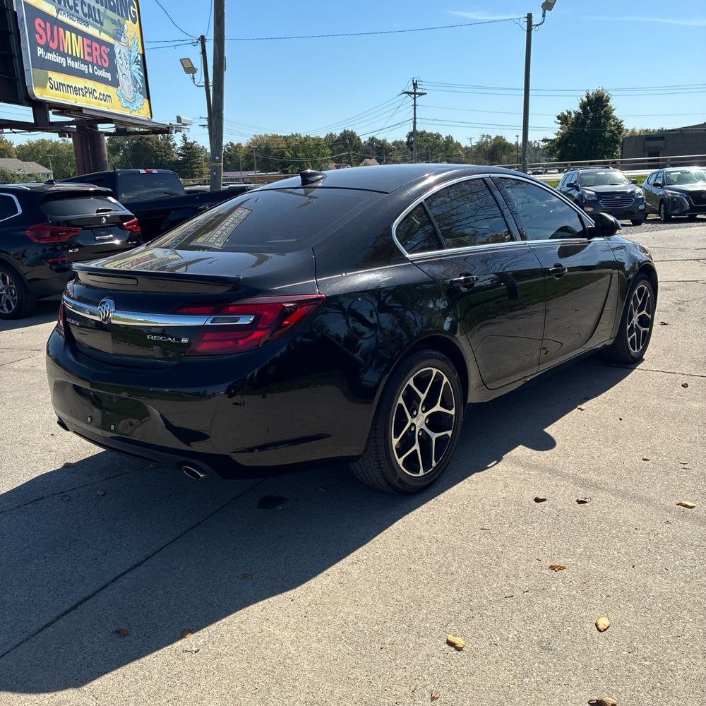 Used 2017 Buick Regal Sport Touring FWD image 3