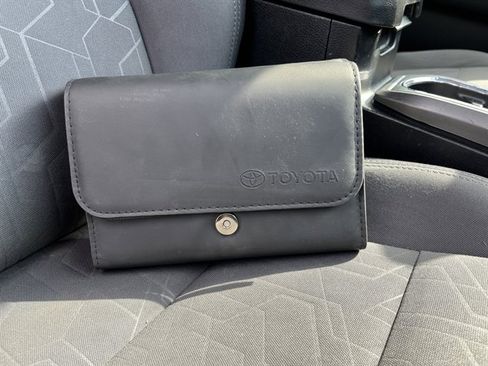 Used 2017 Toyota Tacoma TRD Sport w/ Tow Package image 35