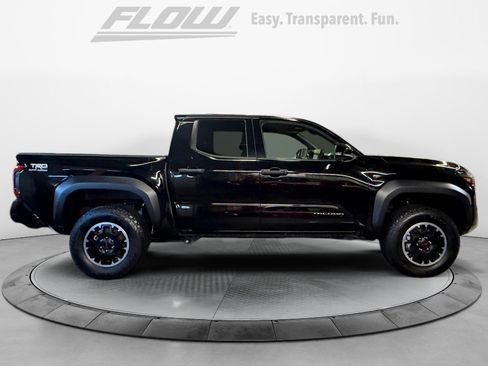 Used 2025 Toyota Tacoma TRD Off-Road image 10