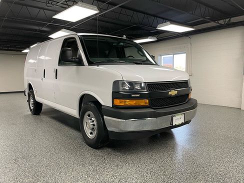 Used 2020 Chevrolet Express 2500 w/ Driver Convenience Package RWD image 3