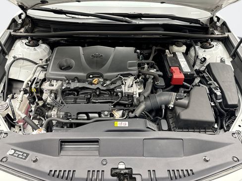 Used 2019 Toyota Camry XLE FWD image 25