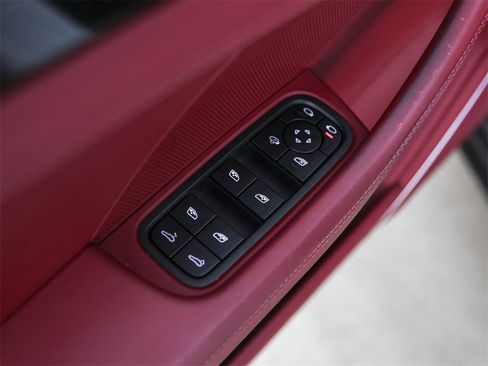 Certified 2023 Porsche Panamera 4S image 30