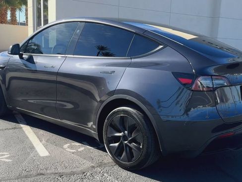 Used 2024 Tesla Model Y 2WD image 8