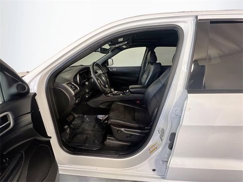 Used 2021 Jeep Grand Cherokee Laredo X image 9