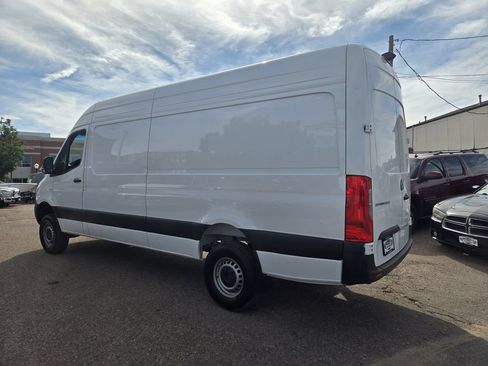 Used 2024 Mercedes-Benz Sprinter 2500 image 7