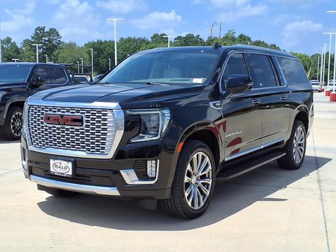 Used 2021 GMC Yukon XL Denali w/ LPO, Illumination Package AWD/4WD image 3