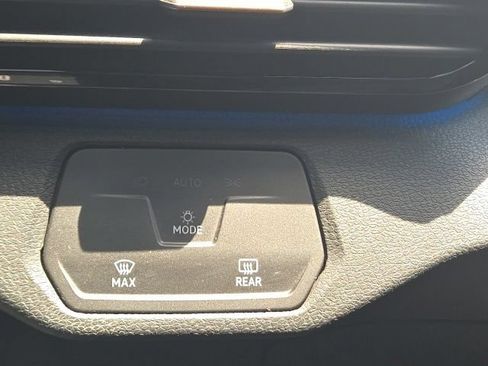 Used 2021 Volkswagen ID.4 Pro RWD image 17