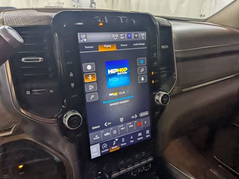 Used 2022 RAM 3500 Limited AWD/4WD image 15