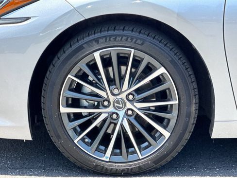 Used 2023 Lexus ES 350 w/ Premium Package FWD image 32