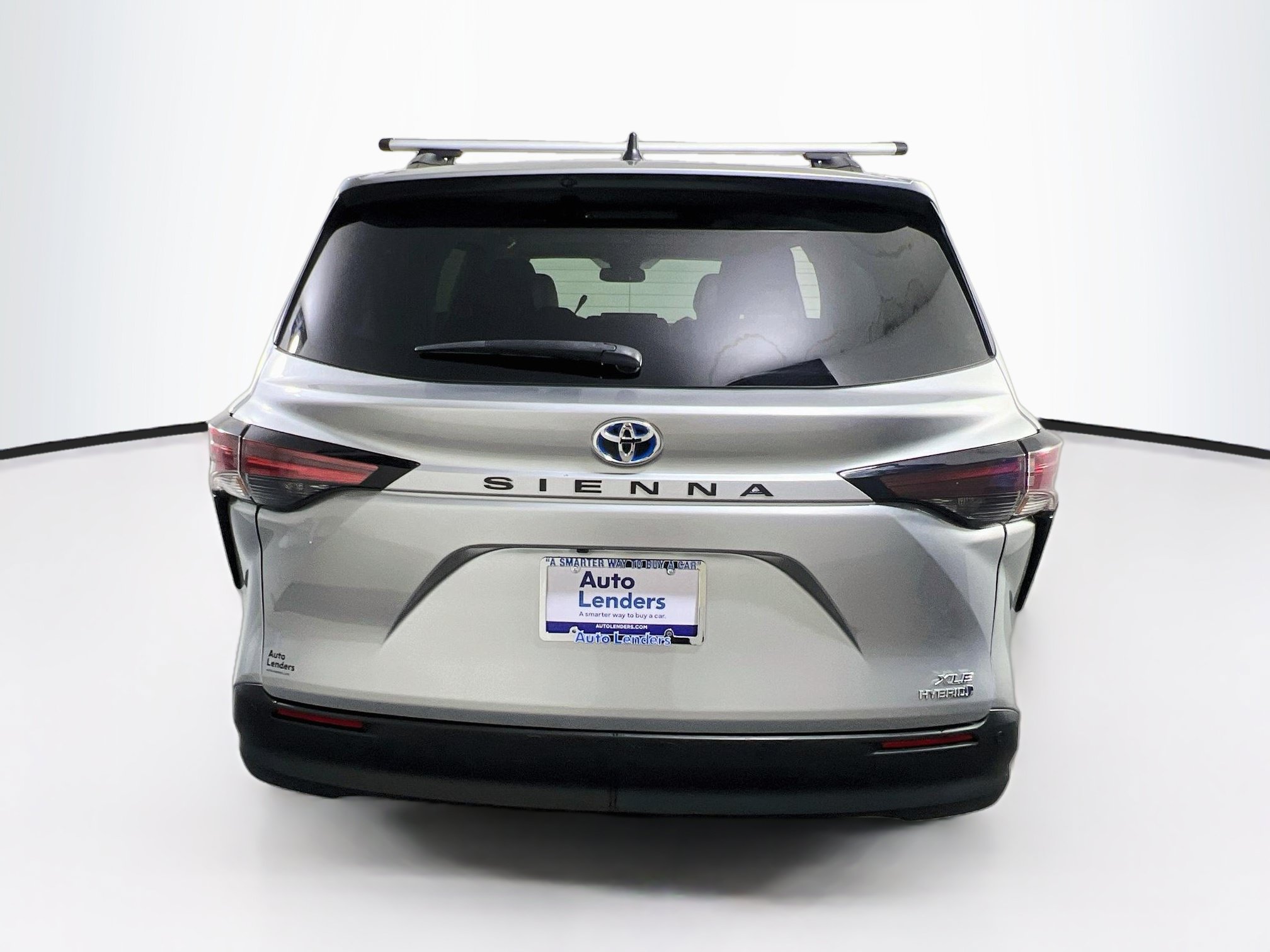 Used 2024 Toyota Sienna XLE FWD image 6