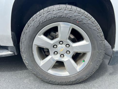 Used 2020 Chevrolet Suburban Premier AWD/4WD image 16
