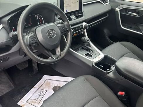 Used 2025 Toyota RAV4 XLE image 16