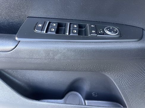Used 2022 Kia Forte LXS FWD image 12
