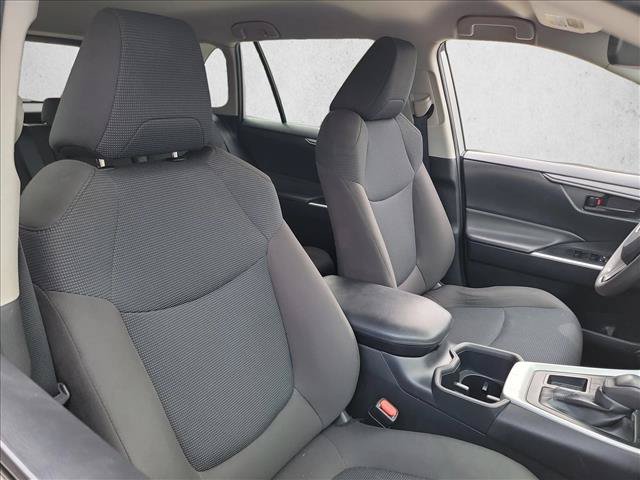 Used 2022 Toyota RAV4 LE FWD image 11