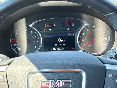 Used 2024 GMC Terrain SLT AWD/4WD image 13