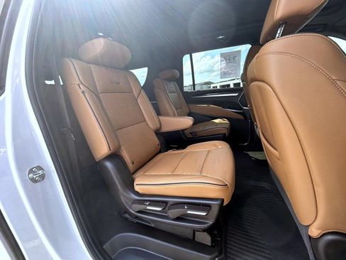 Certified 2025 Cadillac Escalade ESV Premium Luxury w/ Touring Package AWD/4WD image 19