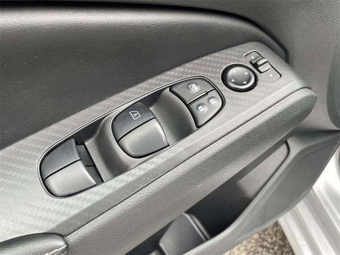 Used 2024 Nissan Altima 2.5 SV image 17