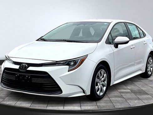 Used 2024 Toyota Corolla LE FWD image 1