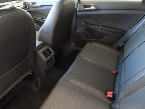 New 2026 Volkswagen Taos SE FWD image 23