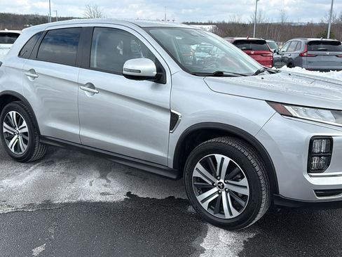 Used 2024 Mitsubishi Outlander Sport SE image 2