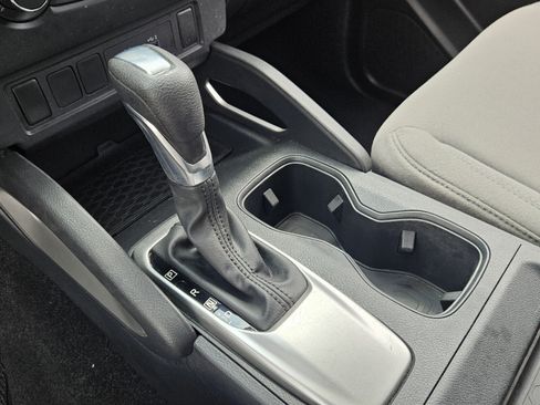 Used 2022 Nissan Frontier SV RWD image 17