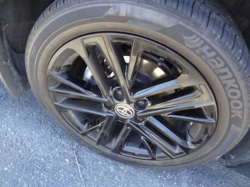 Used 2025 Toyota Camry SE w/ Convenience Package image 14