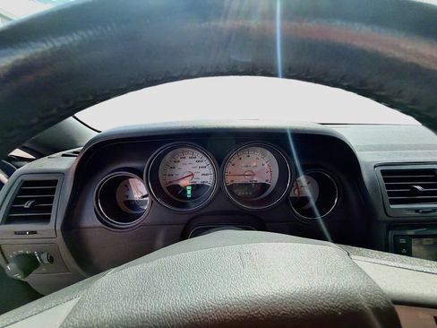 Used 2010 Dodge Challenger SRT8 w/ SRT Option Group II RWD image 33