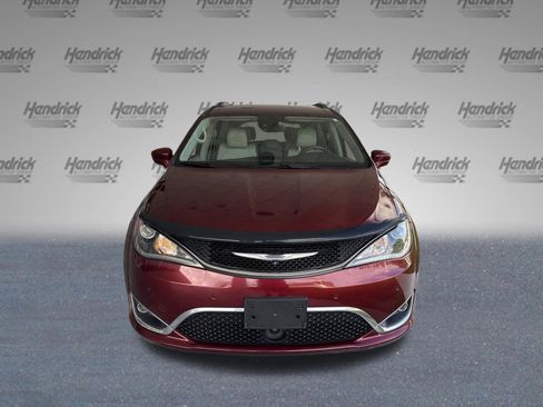 Used 2017 Chrysler Pacifica Touring-L Plus w/ Advanced Safetytec Group FWD image 3