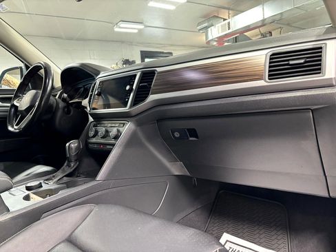 Used 2021 Volkswagen Atlas SE w/ Panoramic Sunroof Package image 15