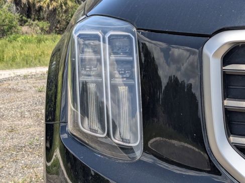 Used 2023 Kia Telluride S FWD image 11