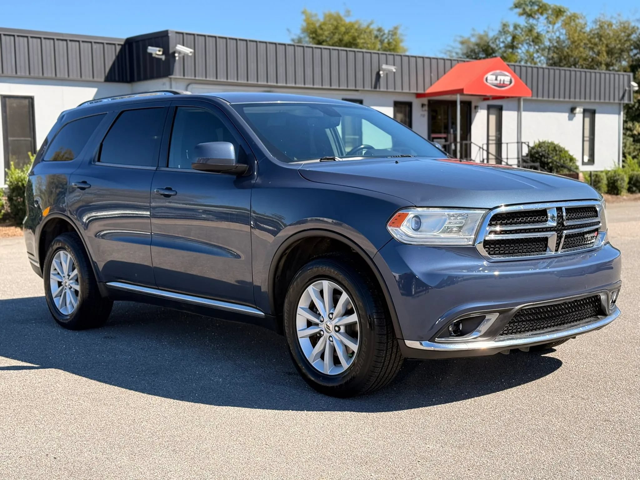 Used 2019 Dodge Durango SXT AWD/4WD image 3