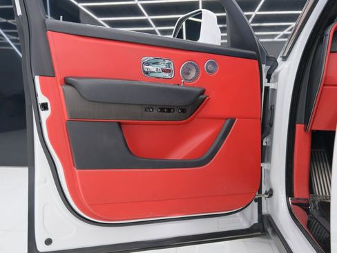 Used 2021 Rolls-Royce Cullinan image 56