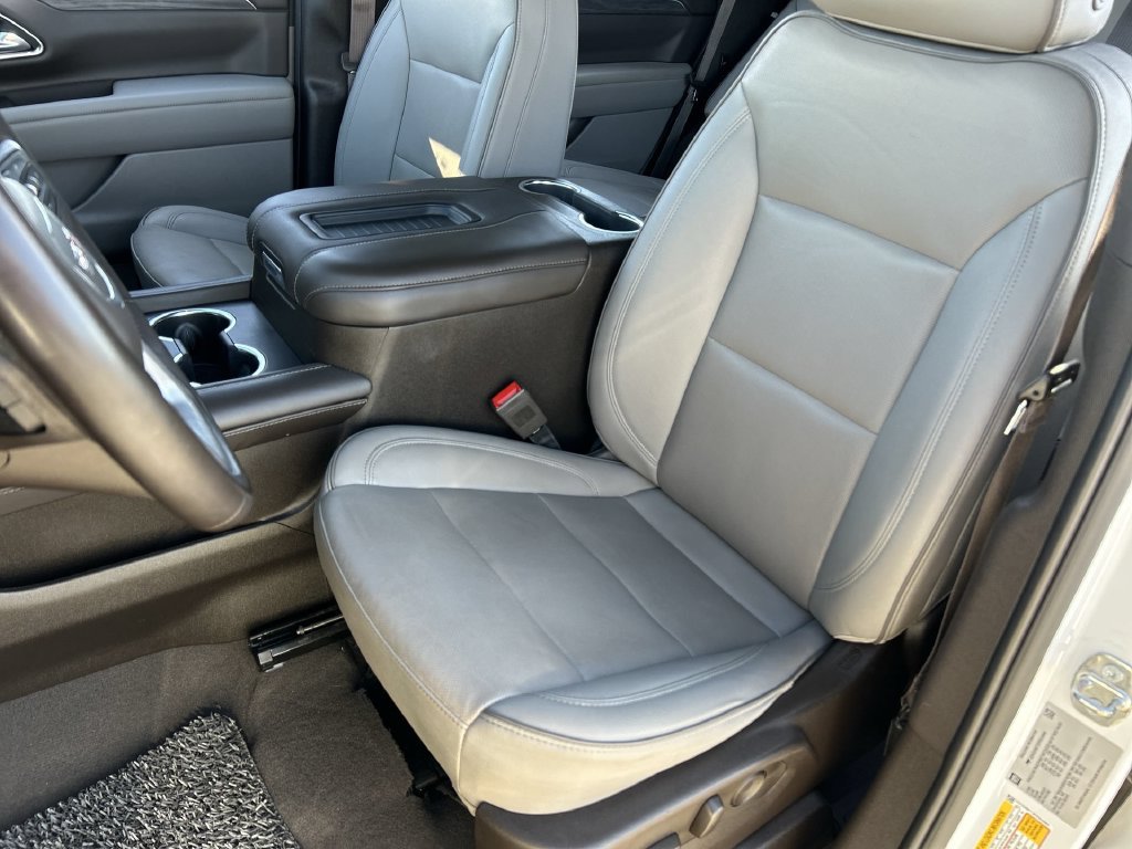 Used 2023 GMC Yukon SLT w/ SLT Luxury Package AWD/4WD image 19