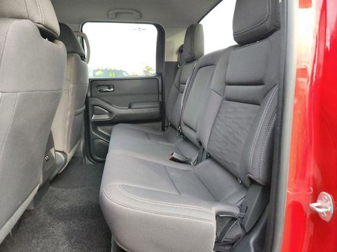 Used 2024 Nissan Frontier SV image 28