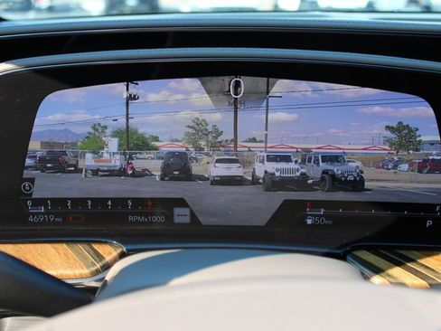 Used 2022 Cadillac Escalade ESV Premium Luxury Platinum image 27