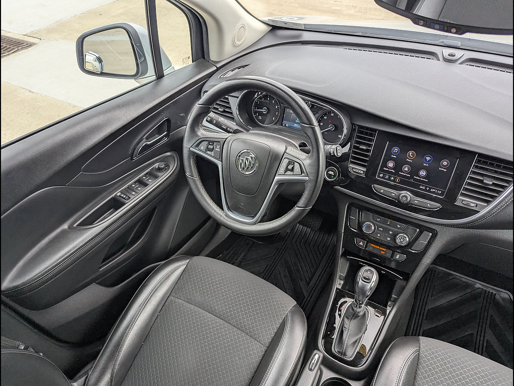 Used 2022 Buick Encore Preferred AWD/4WD image 22