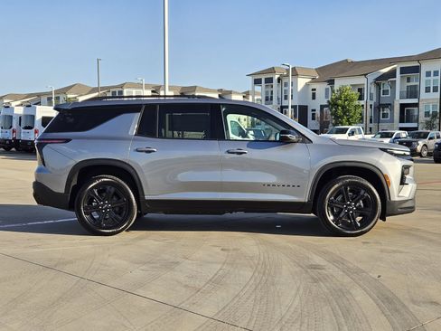 New 2027 Chevrolet Traverse LT w/ Midnight/Sport Edition FWD image 7