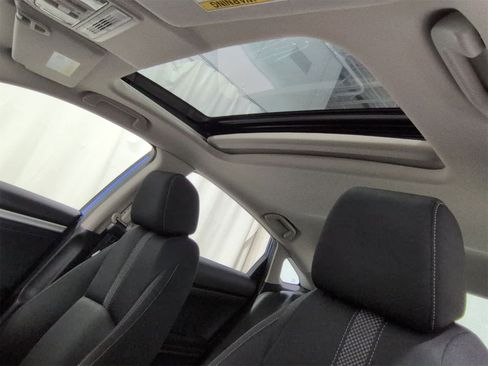 Used 2019 Honda Civic EX image 19