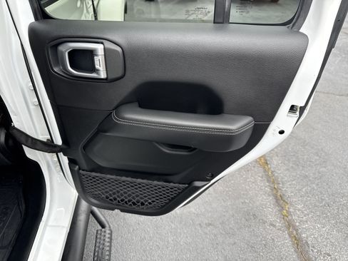 Used 2020 Jeep Wrangler Unlimited Rubicon image 16