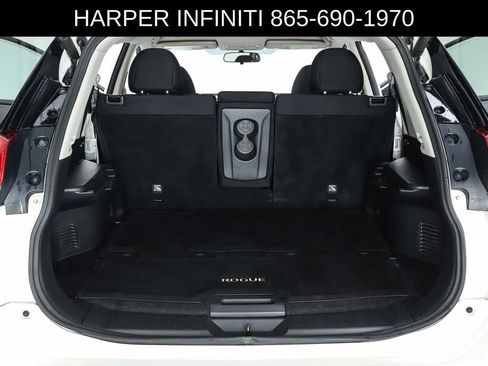 Used 2017 Nissan Rogue SV AWD/4WD image 29